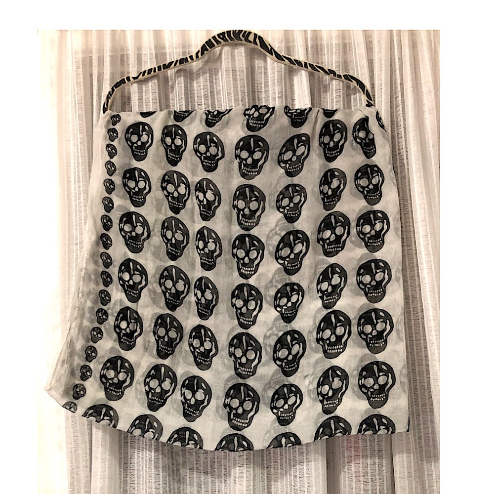Black and White with Skull Detail Scarf